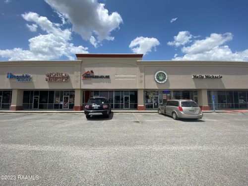 106-108 Broadmoor Dr, Abbeville, LA, 70510-4102 | Card Image