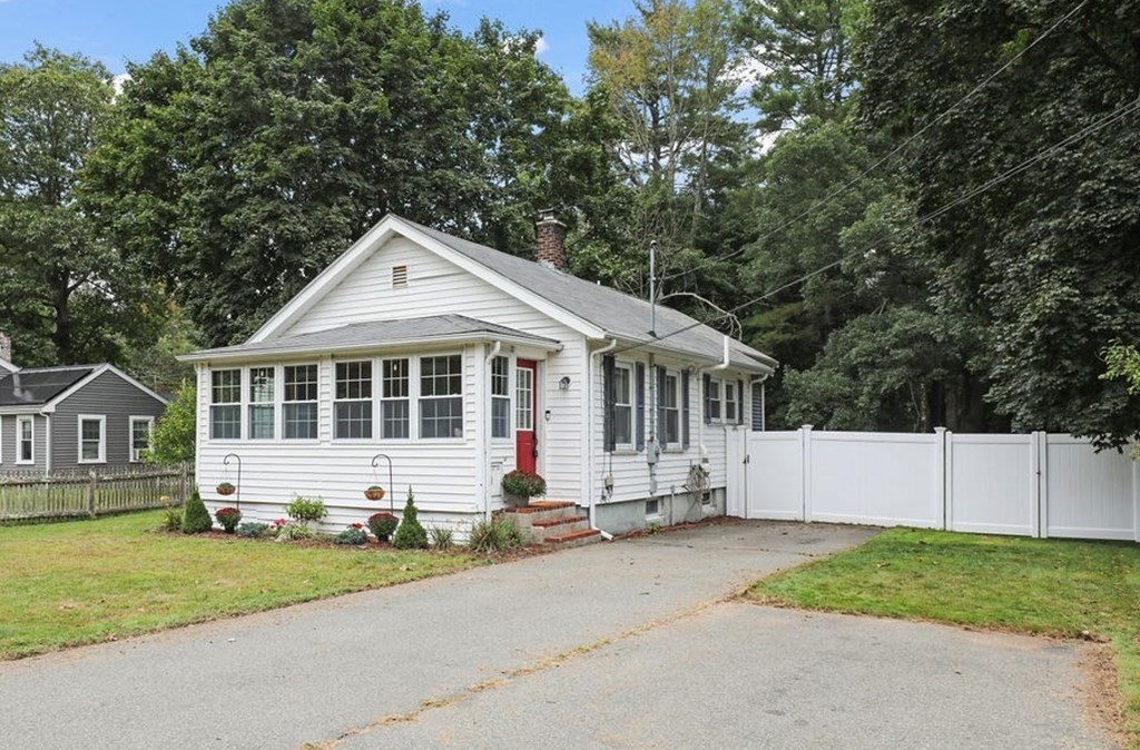 300 Cocasset St, For Sale in Foxboro Zoocasa