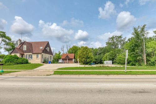 20060 W Greenfield Avenue, Brookfield, WI, 53045 | Card Image