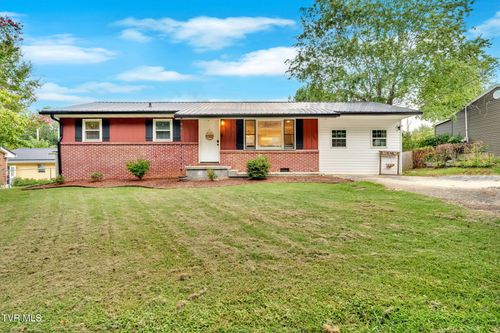 104 Lynn Ln, Johnson City, TN, 37604-4262 | Card Image