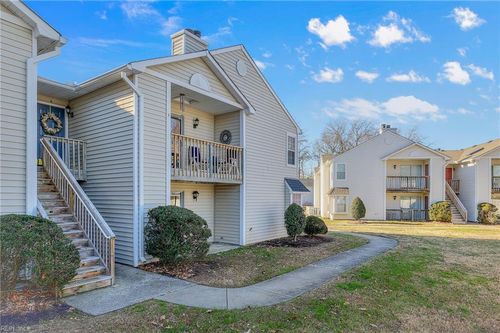 apt-d-1605 Stone Moss Reach, Chesapeake, VA, 23320-7449 | Card Image