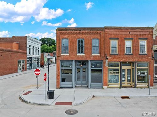 101 N 1st St, Clarksville, MO, 63336-3100 | Card Image