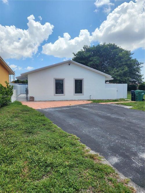 4213-4213 Sw 137th Ct, Miami, FL, 33175-3772 | Card Image