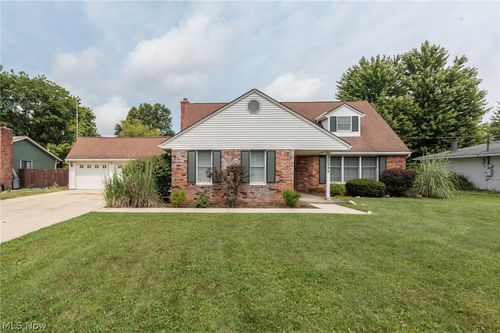 20246 Drake Road, Strongsville, OH, 44136 | Card Image