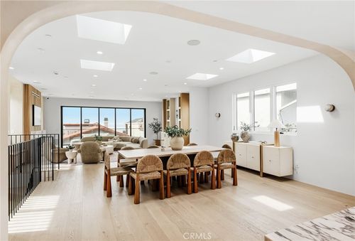 2227 Hermosa Ave, Hermosa Beach, CA, 90254-5017 | Card Image