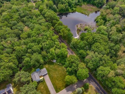 8 Evergreen Ter, Hampden, MA, 01036-9666 | Card Image