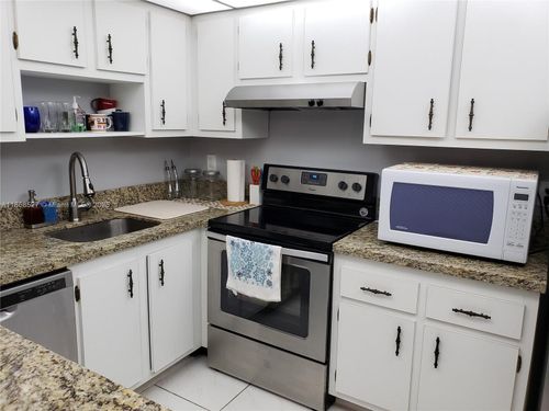 505-4160 Inverrary Dr, Lauderhill, FL, 33319-4575 | Card Image