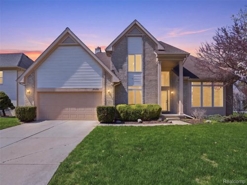 29435 Chelsea Crossing, Farmington Hills, MI, 48331 | Card Image