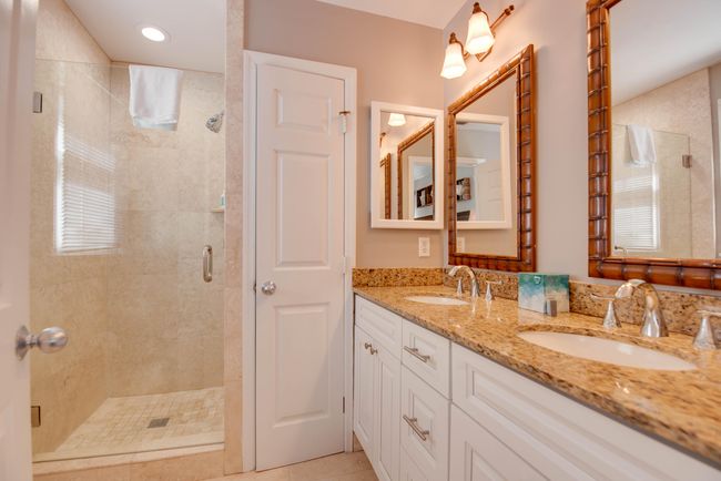 Ensuite Bathroom off Primary Suite | Image 34
