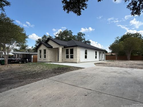 7618 Stagecoach Ln, San Antonio, TX, 78227-3428 | Card Image