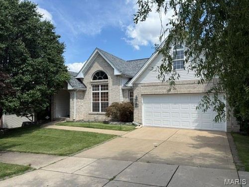 11017 Sandistan Dr, Saint Louis, MO, 63146-5584 | Card Image