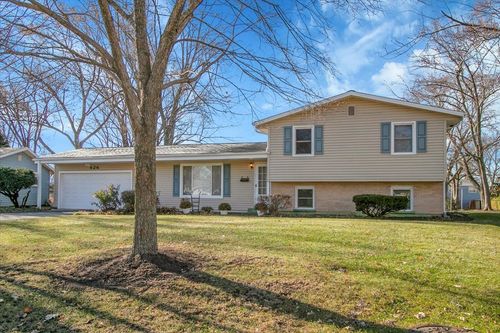 426 Thunderbird Trl, Carol Stream, IL, 60188-1524 | Card Image