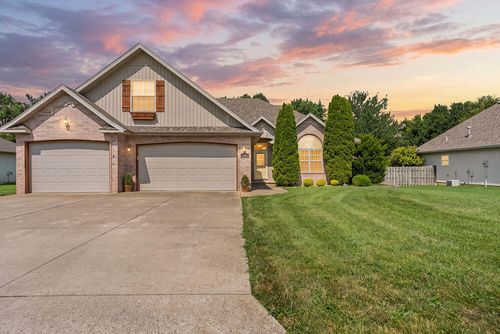 5305 N 11th Ave, Ozark, MO, 65721-5748 | Card Image