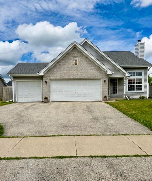 5540 Stockton Dr, Rockford, IL, 61109-1795 | Card Image