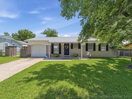 909 Country Club Dr, Hominy, OK, 74035-1566 | Card Image