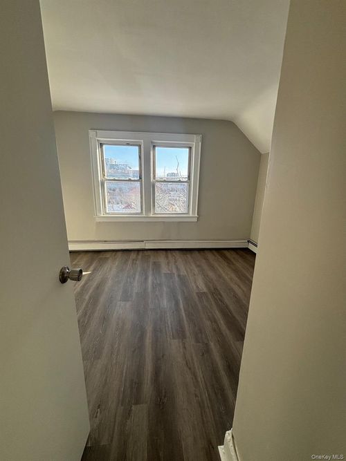 3-127 E Chester St, Long Beach, NY, 11561-2128 | Card Image