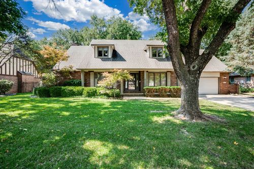 1401 N Dry Creek Dr, Derby, KS, 67037-2812 | Card Image