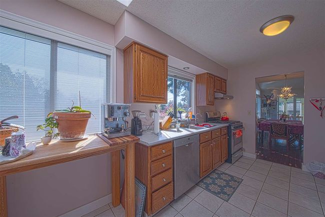 1071 Stevens Street, House other with 3 bedrooms, 2 bathrooms and 5 parking in White Rock BC | Image 20