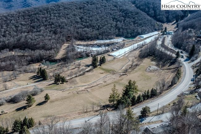 202 Cliffside Ln, House other with 4 bedrooms, 3 bathrooms and null parking in Seven Devils NC | Image 37
