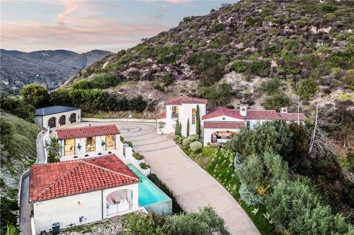 272 Canyon Acres Dr, Laguna Beach, CA, 92651-1103 | Card Image