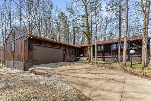 10172 Old Orchard Dr, Brecksville, OH, 44141-3626 | Card Image