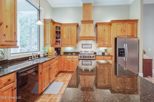 Kitchen | Image 11