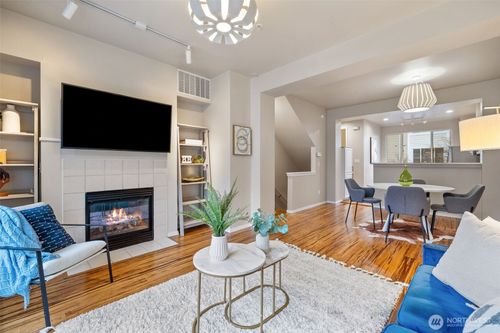 20-3-11895 Ne 163rd Pl, Bothell, WA, 98011-6495 | Card Image