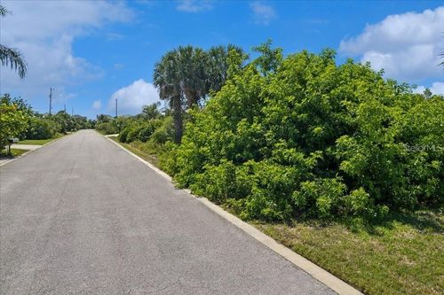 16 Mahoe Dr N, PALM COAST, FL, 32137-2637 | Card Image