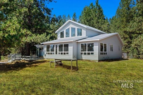 111 Ranch Cir, Cascade, ID, 83611 | Card Image
