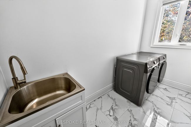 33 Maple St, House other with 4 bedrooms, 5 bathrooms and 5 parking in Ajax ON | Image 36