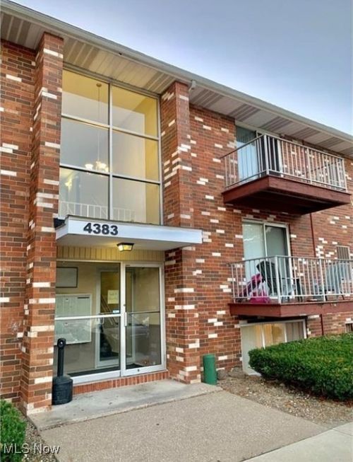 apt-b22-4383 Inner Circle Dr, Brunswick, OH, 44212-2855 | Card Image