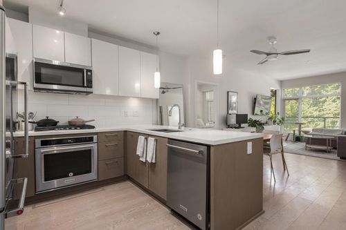 206-28 E Royal Ave, New Westminster, BC, V3L0B7 | Card Image