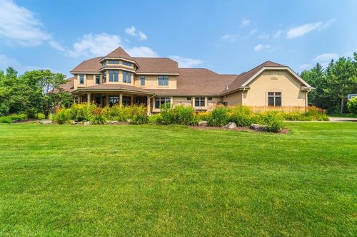 1800 Desert Drive, MAINE, WI, 54401 | Card Image