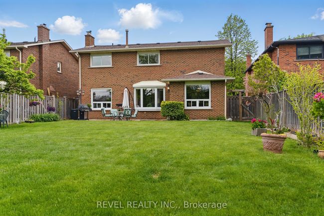 1076 Roxborough Dr, House other with 4 bedrooms, 3 bathrooms and 2 parking in Oakville ON | Image 35