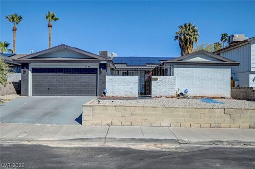 4526 E Viking Rd, Las Vegas, NV, 89121-4601 | Card Image