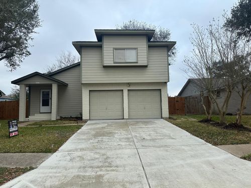 1111 W Brompton Dr, Pearland, TX, 77584-2203 | Card Image