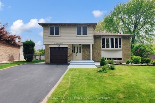 53 Geneva Cres, Brampton, ON, L6S1K7 | Card Image