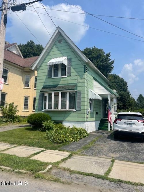 8 Temple St, Gloversville, NY, 12078-2324 | Card Image