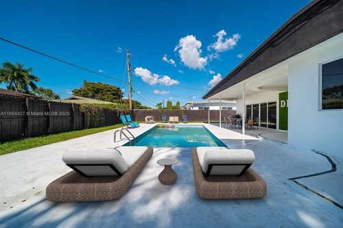 19900 Ne 21st Ave, Miami, FL, 33179-2822 | Card Image