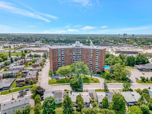 504-20 Chesterton Dr, Nepean, ON, K2E6Z7 | Card Image