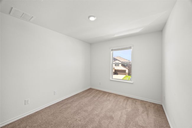 Unfurnished room with carpet flooring and baseboards | Image 28