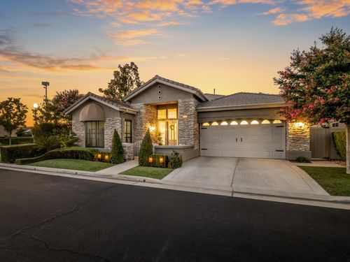 902 E Mill Creek Dr, Fresno, CA, 93720-2572 | Card Image