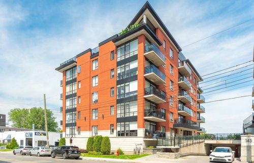 301-155 Ch. Bates, Mont Royal, QC, H3S1A1 | Card Image