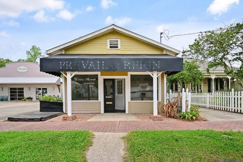 11921 Ferdinand St, Saint Francisville, LA, 70775-4342 | Card Image