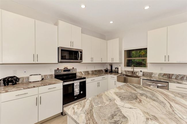 2587 Temple St, House other with 4 bedrooms, 3 bathrooms and null parking in SARASOTA FL | Image 21