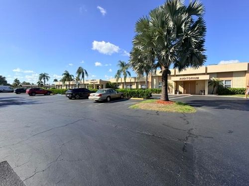 m-2804 Crosley Dr E, West Palm Beach, FL, 33415-8401 | Card Image