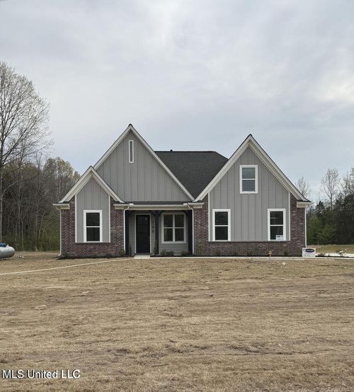 441 Centerline Roper Loop, Byhalia, MS, 38611-1114 | Card Image