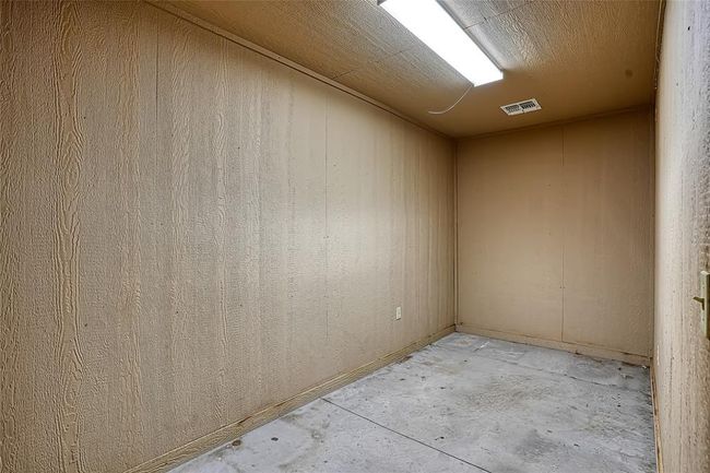 23003 N Frontage Rd, Home with 0 bedrooms, 0 bathrooms and null parking in Clinton OK | Image 16