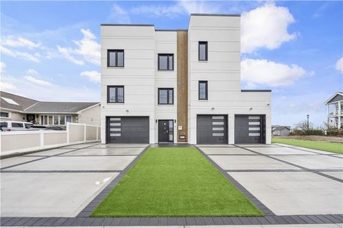 72 Washington Ave, Island Park, NY, 11558 | Card Image