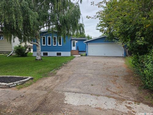 6 4th Ave, Allan, SK, S0K0C0 | Card Image